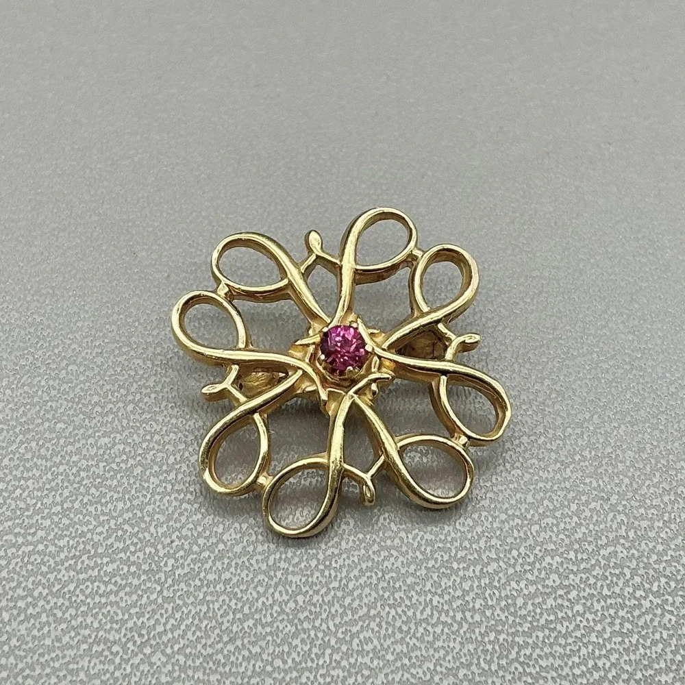 Avon Award Pin 1/10 10K Yellow Gold Ruby Pink Stone Openwork Floral Design